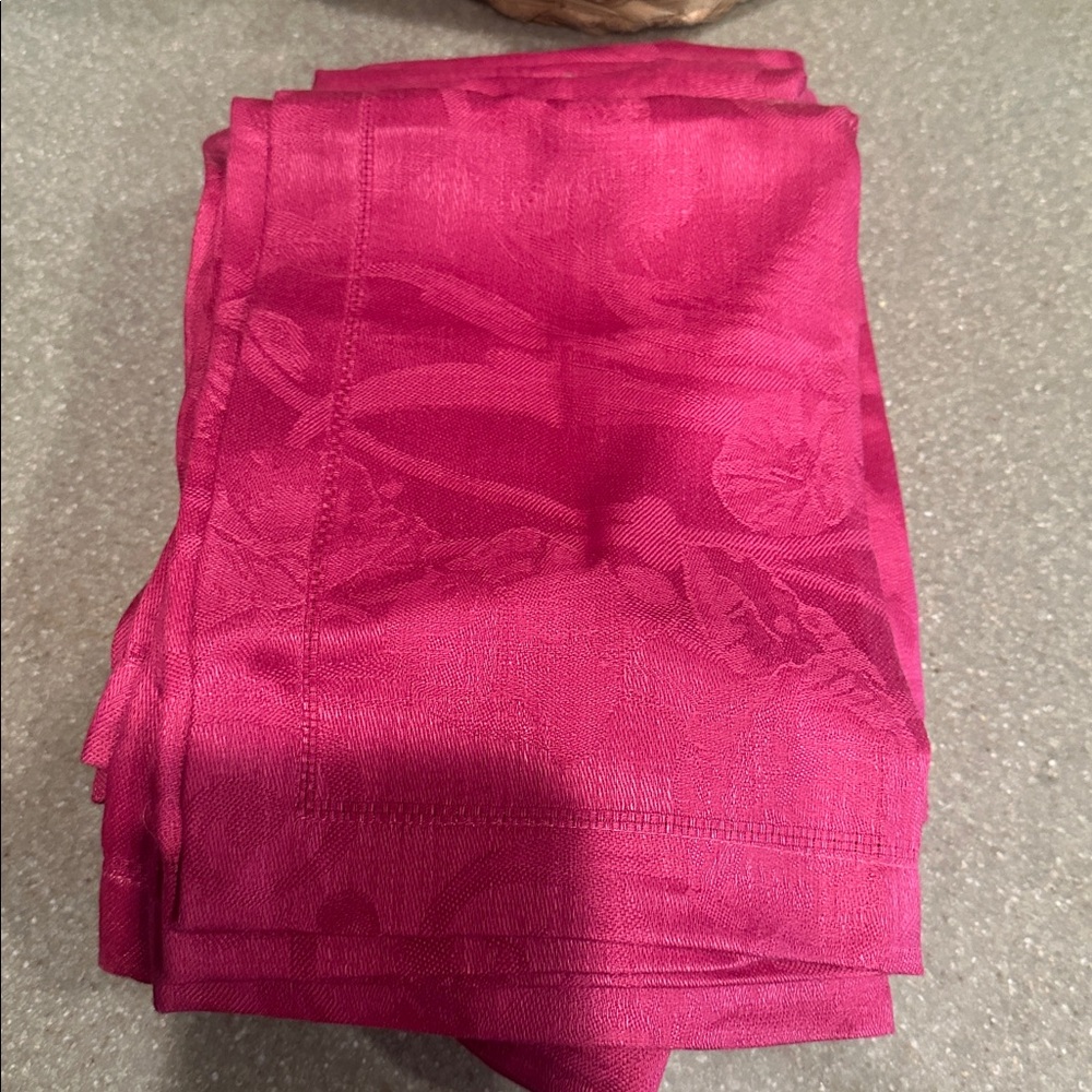 Elegant pink set of 12 napkins